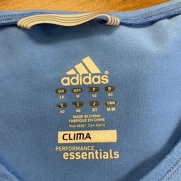 Adidas Clima 365 Performance Essentials. Size Medium. Blue - Picture 2 of 8